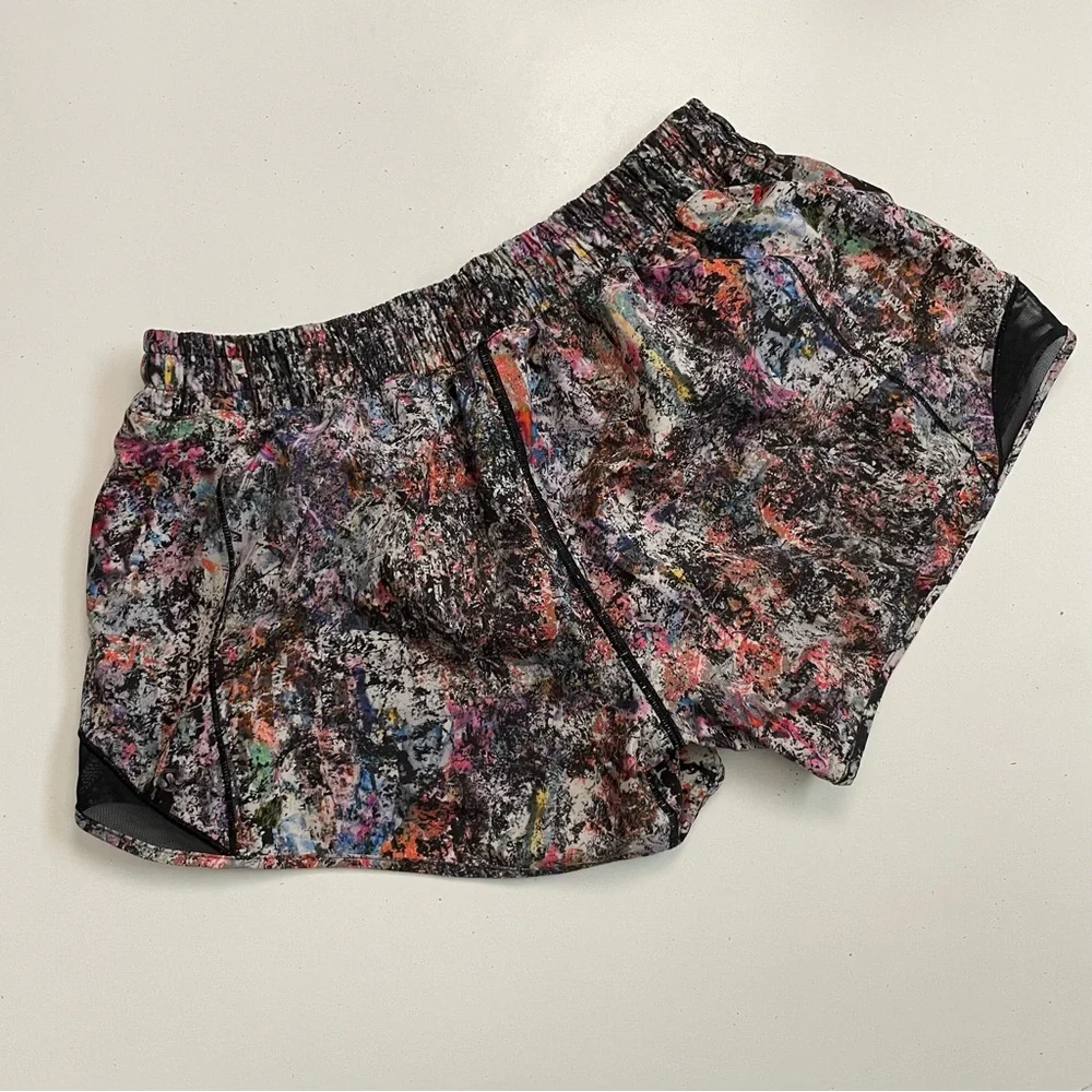 Lululemon Hottie Hot Short Reflectors Built In Liner Mesh Vitalize Multi 12 Tall